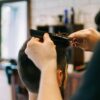 Stilvoller Haarschnitt für Herren: Präzise Schnitte für Ihren Look